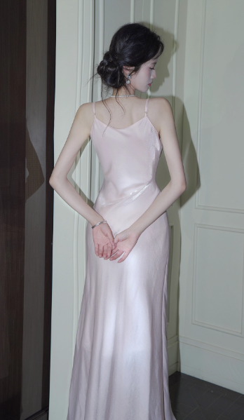 Stunning Light Pink Spaghetti Strap Sheath Long Prom Dress Satin Formal Dress Sweet Birthday Outfit ED03724