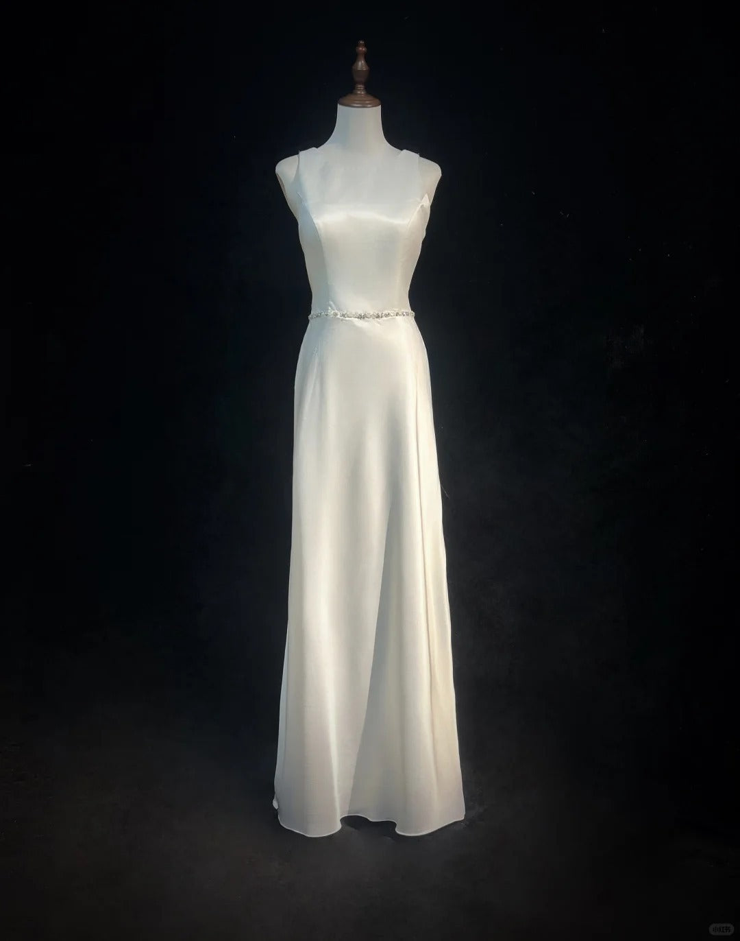Vintage A-Line Round Neck Bridal Gown Simple Modest Open Back Wedding Dress Satin Bridal Dress ED03742