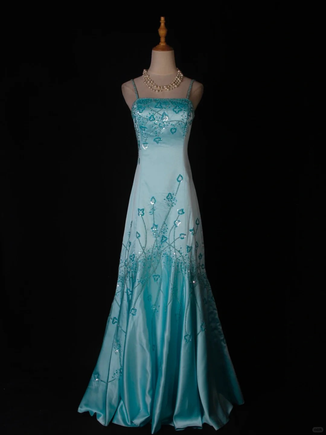 Vintage A-Line Spaghetti Strap Long Prom Dresses Blue Satin Beaded Evening Dress Elegant Formal Dress ED03743