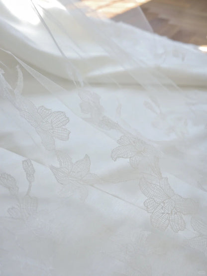 Elegant Strapless White Bridal Gown Satin Ball Gown Wedding Dress Simple Bridal Dress ED03759