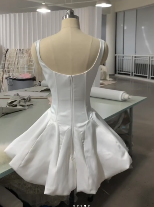 Sweet Square Neck Ball Gown Satin Short Party Dress Rhinestone Hoco Dresses Elegant Formal Dress Birthday Outfits  ED03854