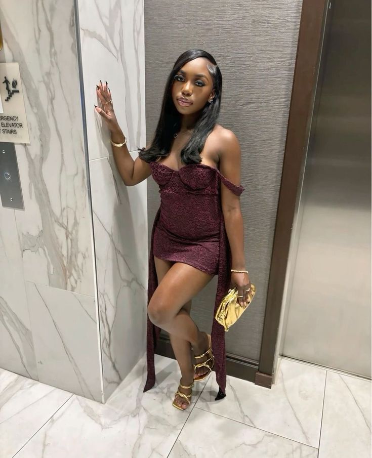 Sexy Off-the-shoulder Tight Homecoming Dresses, Grape Short Prom Dresses, Lace Birthday Dresses ED04603