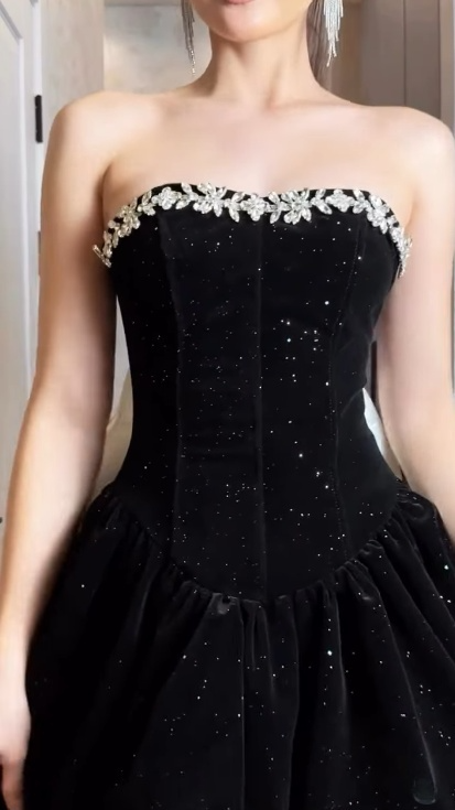 Cute A-Line Short Prom Dresses Strapless Black Birthday Dresses Velvet Sequin Homecoming Dresses ED04684