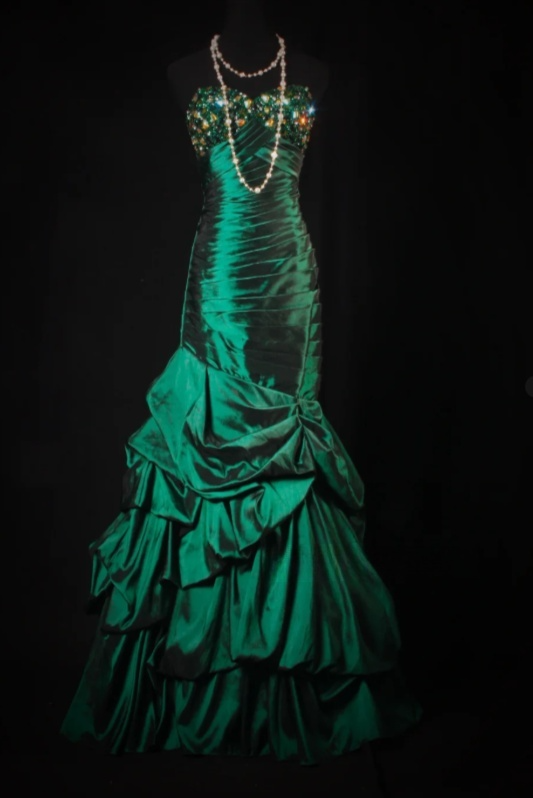 Vintage Sheath Green Long Prom Dresses Strapless Satin Beaded Green Birthday Dresses Sleeveless Formal Dresses ED05321