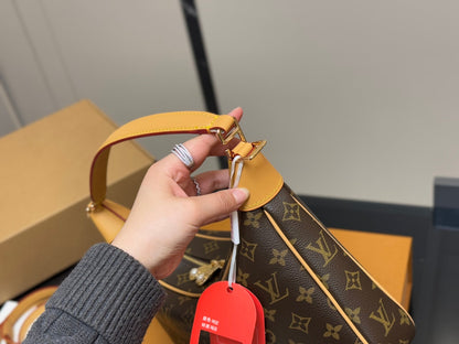 Louis Vuitton LV Vintage Classic Shoulder Bag 34x16cm