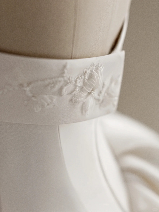 Princess Ball Gown Strapless White Satin Applique Long Wedding Dress GG2942