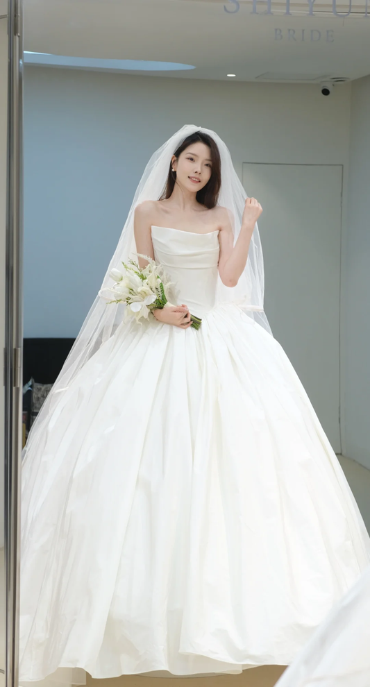 Classy Simple Ball Gown Strapless White Satin With Veil Long Wedding Dress GG3017
