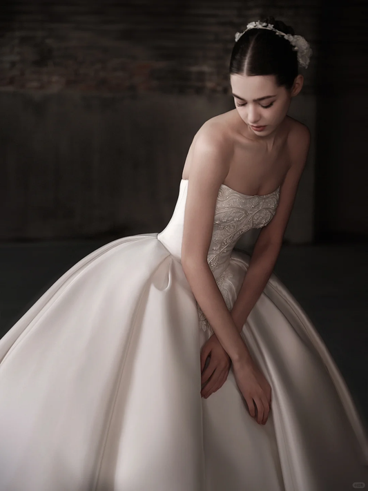 Elegant  Ball Gown Strapless Satin Applique Long Wedding Dress GG3038