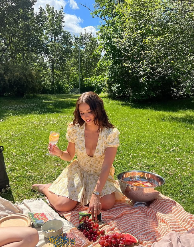 Princess A Line V Neck Print Flower Yellow Tulle Satin Short Homecoming Dress SH2127