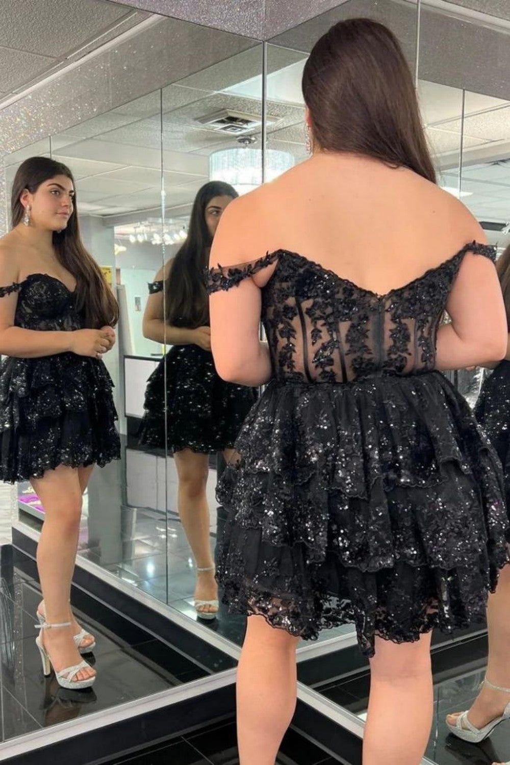 Glamorous Dark Blue Off-The-Shoulder A-Line Tiered Short Party Dress