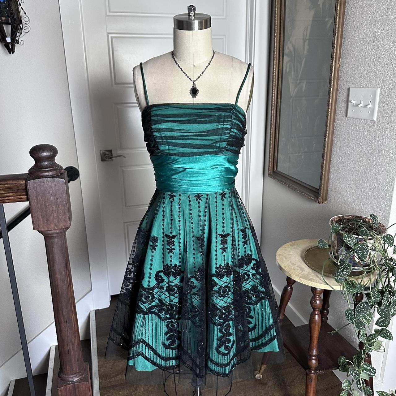 amakanas--Homecoming Dress Green and Black Vintage Prom Dress Velvet Floral Print gh5500