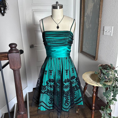 amakanas--Homecoming Dress Green and Black Vintage Prom Dress Velvet Floral Print gh5500