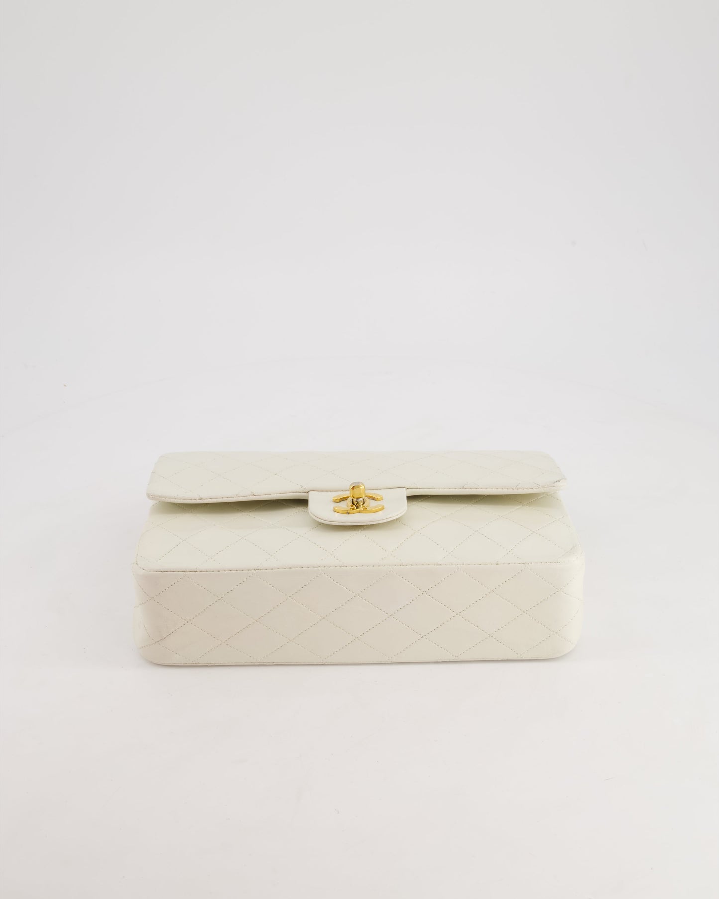 *FIRE PRICE* Chanel Vintage White Medium Classic Double Flap Bag in Lambskin Leather with 24K Gold Hardware
