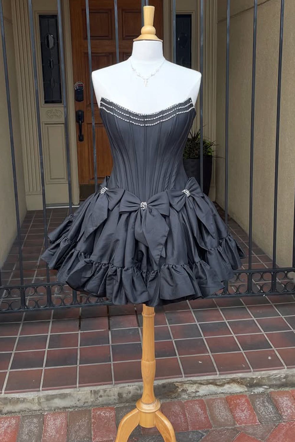 Pretty A-Line Strapless Short Satin Homecoming Dress with Bowknots