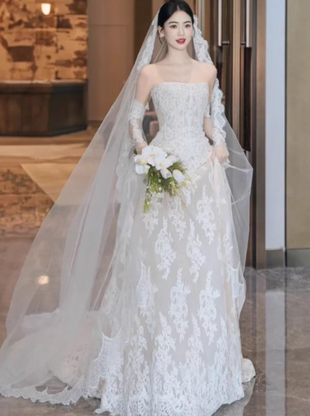 Vintage White Lace Applique A-Line Strapless Tulle Wedding Dress TP5029