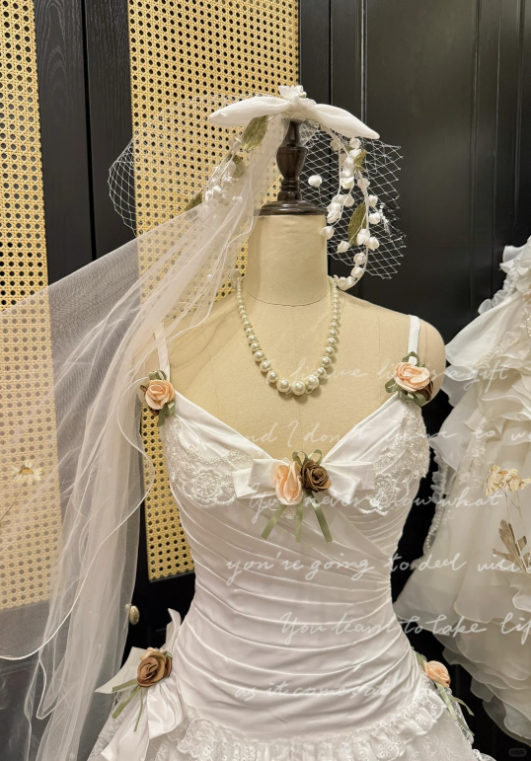 Vintage-Inspired 3D Florals Lace Ruffled Detachable Straps Wedding Dress TP5332