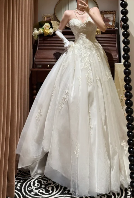 Glamorous Strapless Lace Applique Tulle A-Line Sweetheart Wedding Dress TP5334