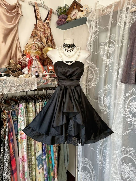 Vintage-Inspired Black Satin Strapless Cocktail Dress Elegant Retro Party Essential Homecoming Dresses TP2379