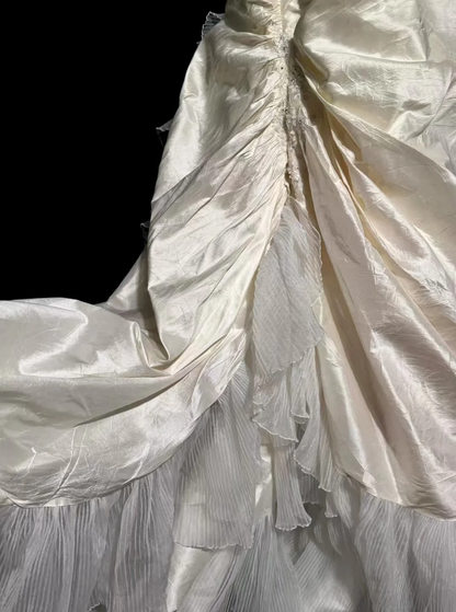 Vintage Bridal Dress Ball Gown Strapless Ivory Taffeta Long Wedding Dress Retro Wedding Dresses Modest Wedding Gowns W879