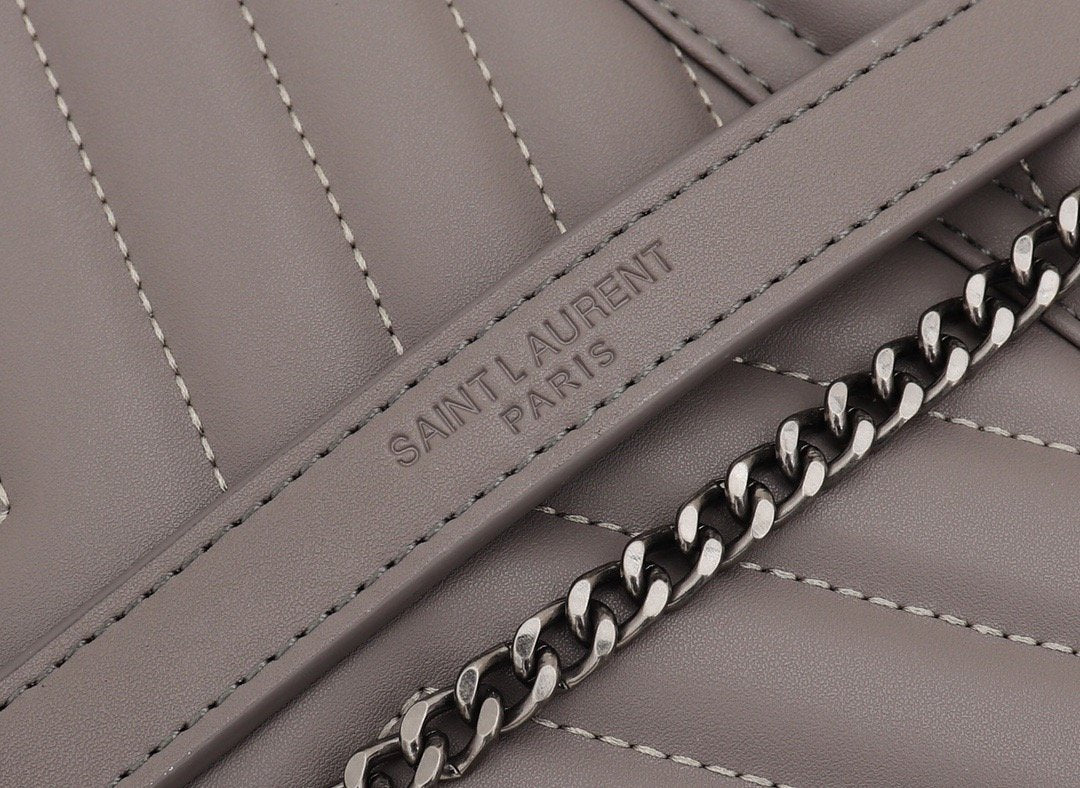 Saint Laurent Loulou