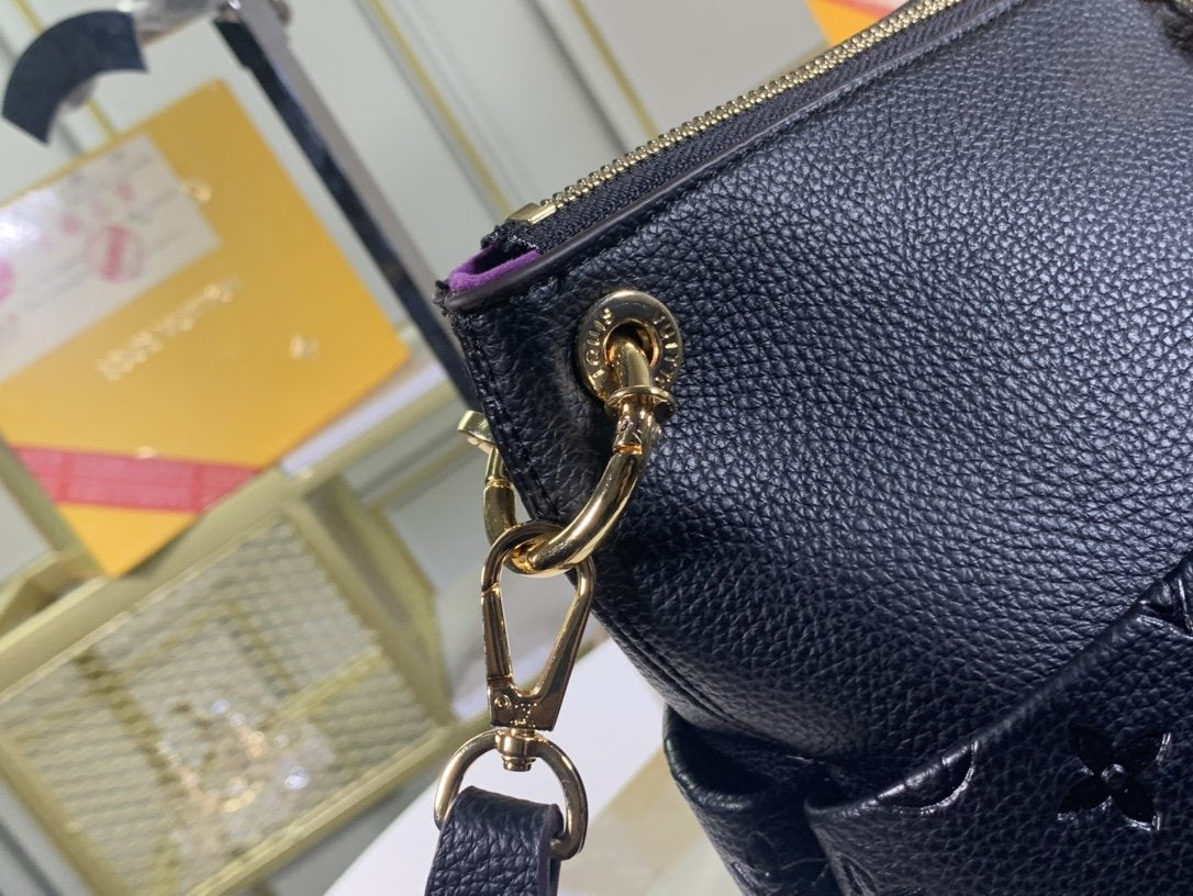 Louis Vuitton Maida Hobo