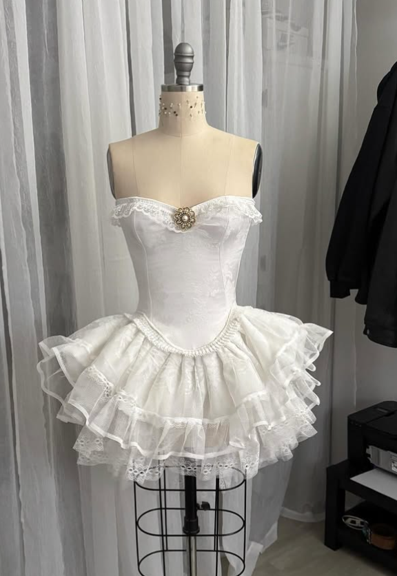 Vintage Beige Sweetheart Strapless Design A-line Lace Homecoming Dress TP3955