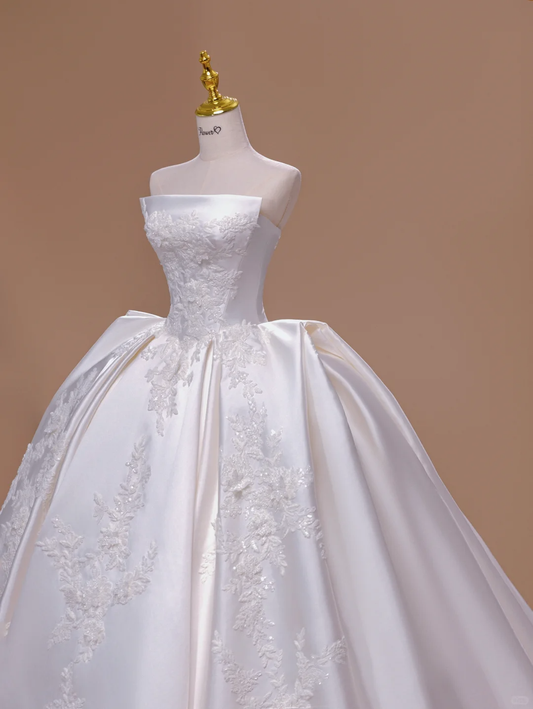 Fairy Tale Wedding Dress Princesses Ball Gowns Strapless Sleeveless White Satin Lace Wedding Dresses Bridal Gowns DH2804