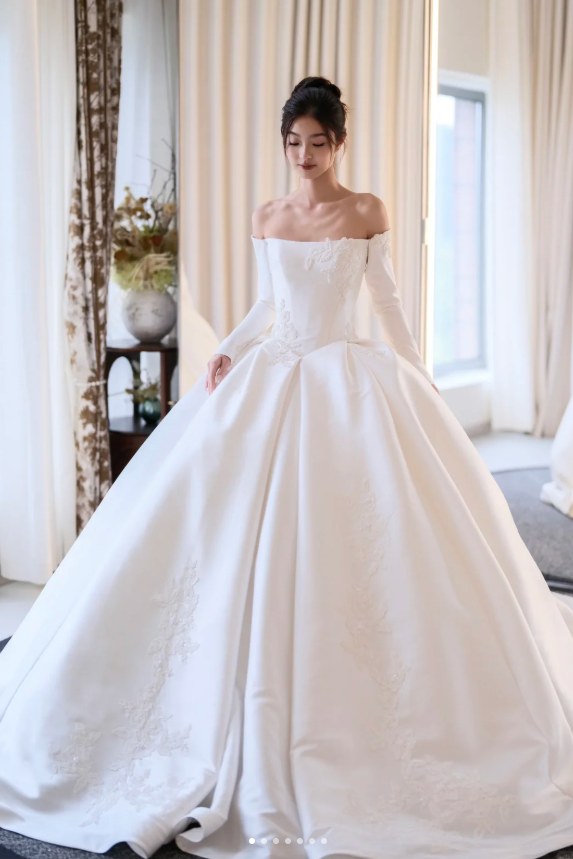 Timeless Off-the-shoulder A-Line Simple Wedding Dresses Satin White Bridal Gowns Long Sleeve Bridal Dresses DP3250