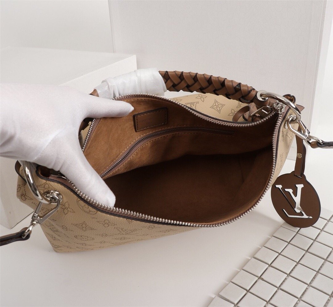 LV Louis Vuitton Beaubourg Hobo