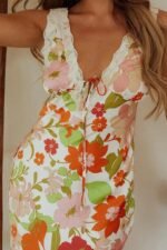 Jill Printed V-neck Lace Maxi Dress - Image 10