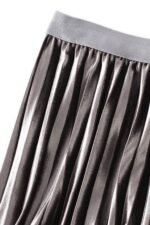 Reversible Two-way Pleated Midi Skirt - Image 11